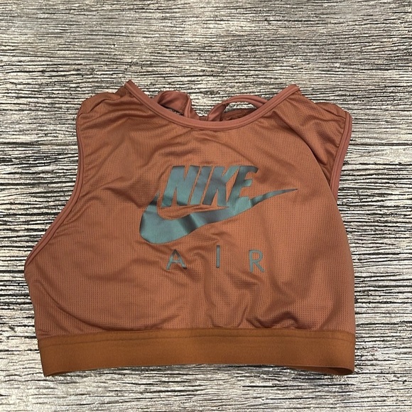 Women's Nike AiR Dri Fit Medium support Tranning Swoosh Bra Size Small - Picture 1 of 4